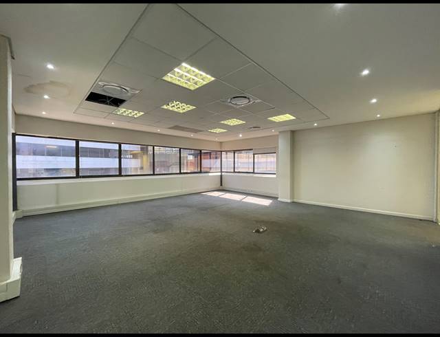 1,502M² OFFICE TO LET IN SANDTON CENTRAL